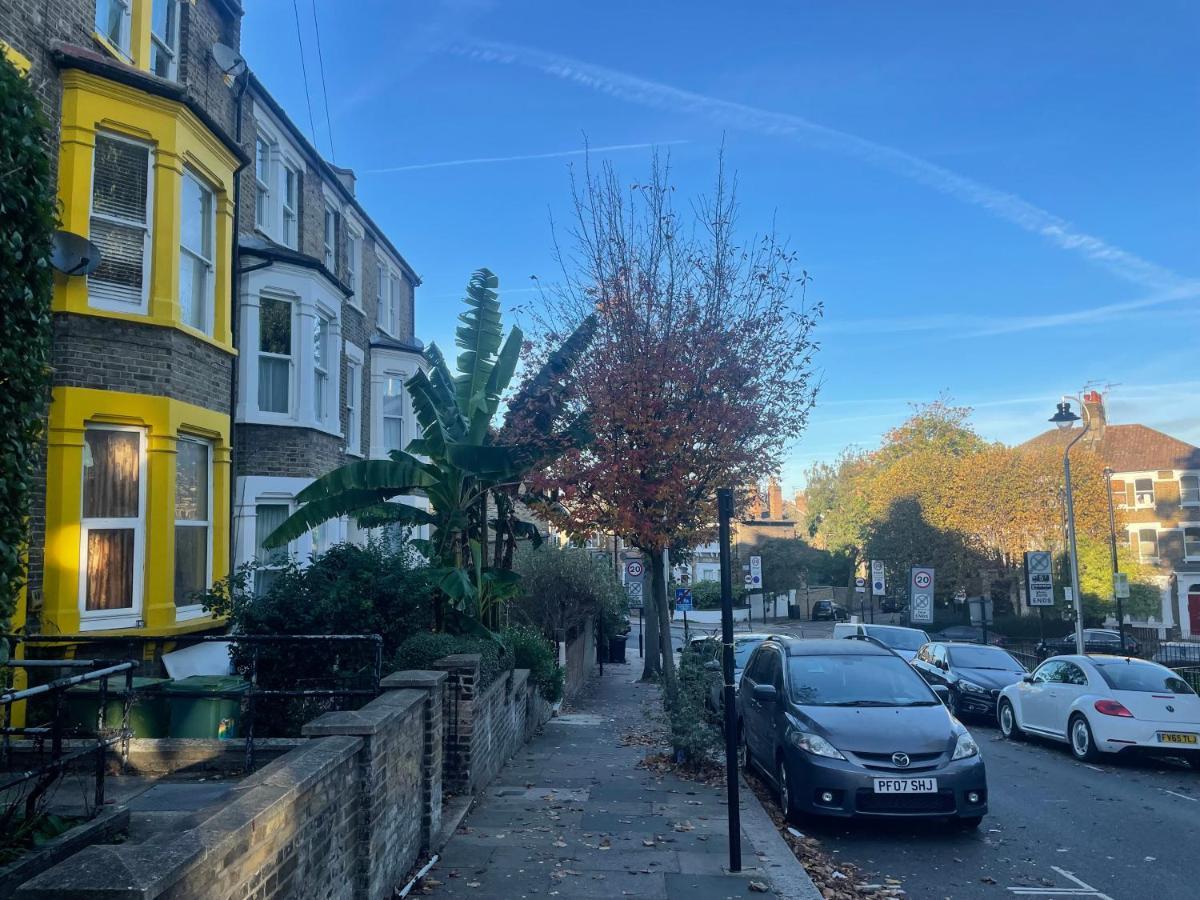 Self-Contained Flat On The 2Nd Floor You Will Share With One Other Guest, In A Family House 2 Minutes Walk From Tufnell Park Station 2Nd Floor With Stairs London Exterior photo