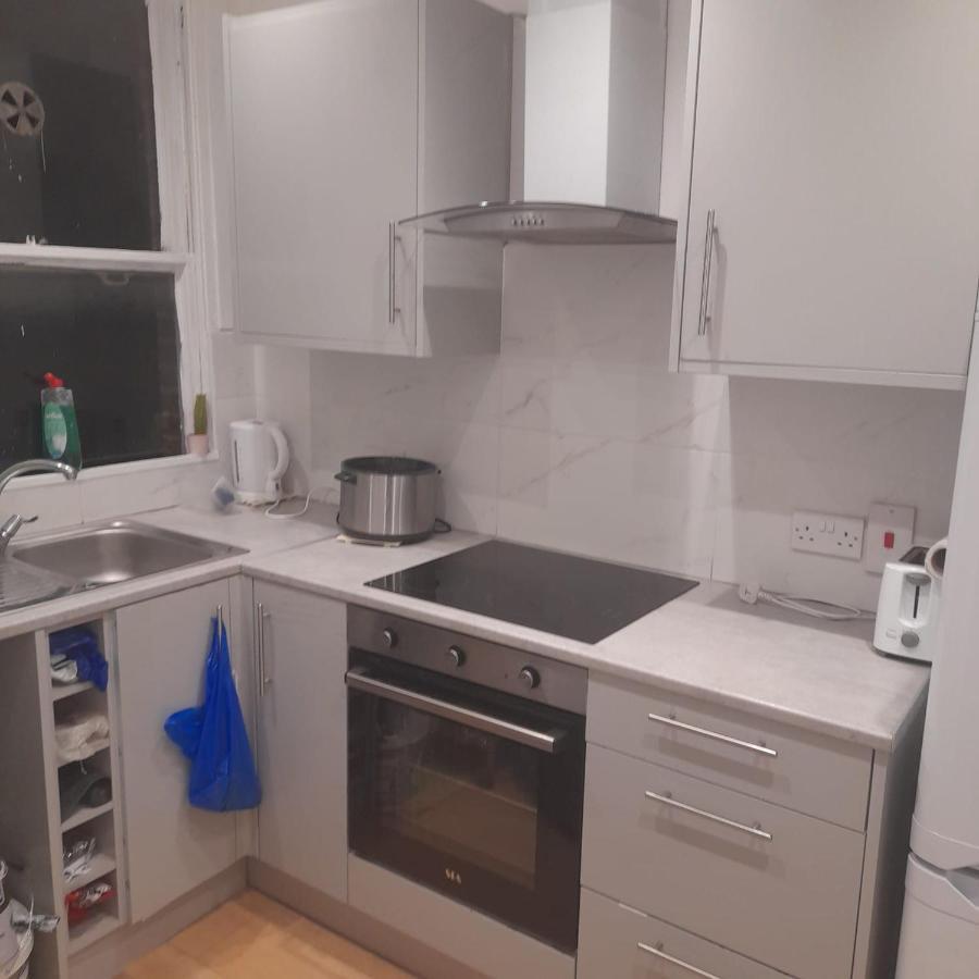 Self-Contained Flat On The 2Nd Floor You Will Share With One Other Guest, In A Family House 2 Minutes Walk From Tufnell Park Station 2Nd Floor With Stairs London Exterior photo