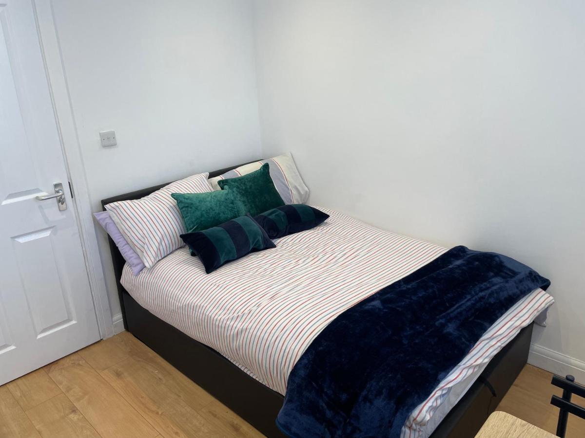 Self-Contained Flat On The 2Nd Floor You Will Share With One Other Guest, In A Family House 2 Minutes Walk From Tufnell Park Station 2Nd Floor With Stairs London Exterior photo