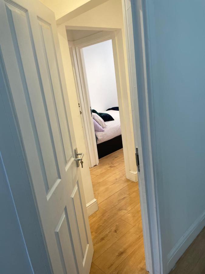 Self-Contained Flat On The 2Nd Floor You Will Share With One Other Guest, In A Family House 2 Minutes Walk From Tufnell Park Station 2Nd Floor With Stairs London Exterior photo