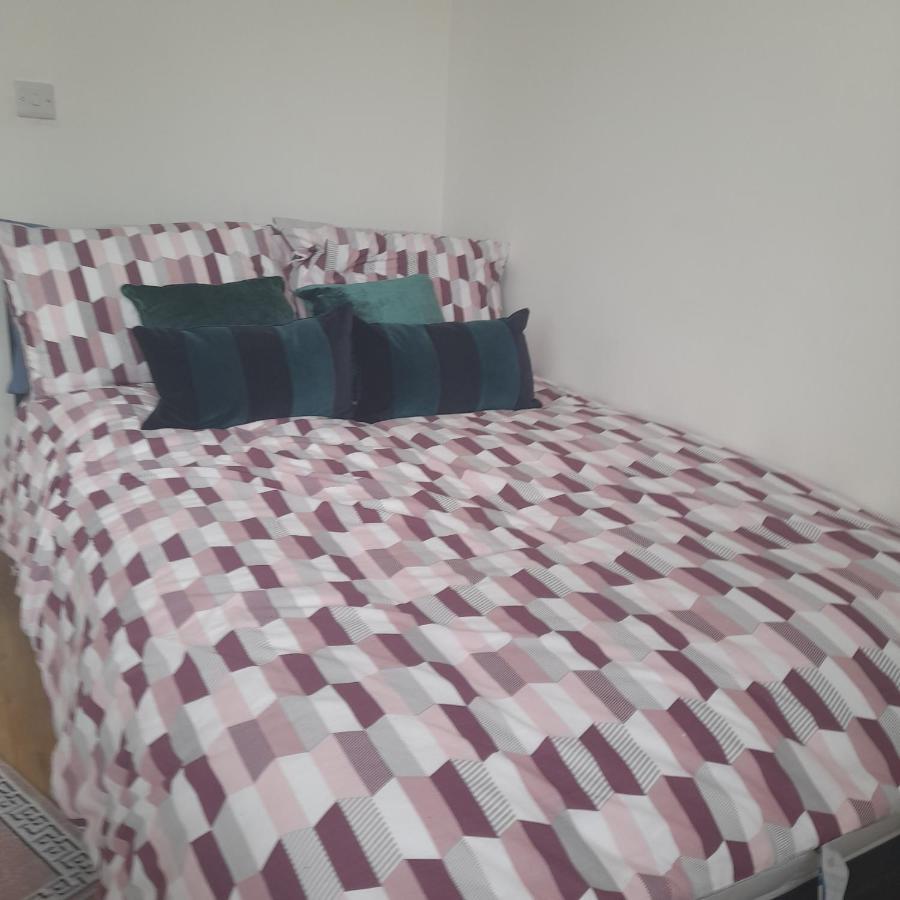 Self-Contained Flat On The 2Nd Floor You Will Share With One Other Guest, In A Family House 2 Minutes Walk From Tufnell Park Station 2Nd Floor With Stairs London Exterior photo